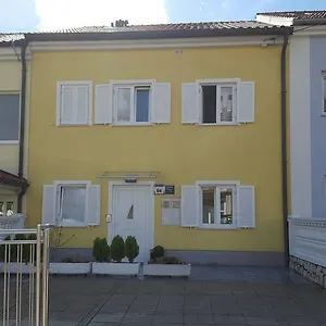 Apartment Haus Ella, Novi Vinodolski